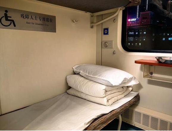 7273次列车有没有卧铺